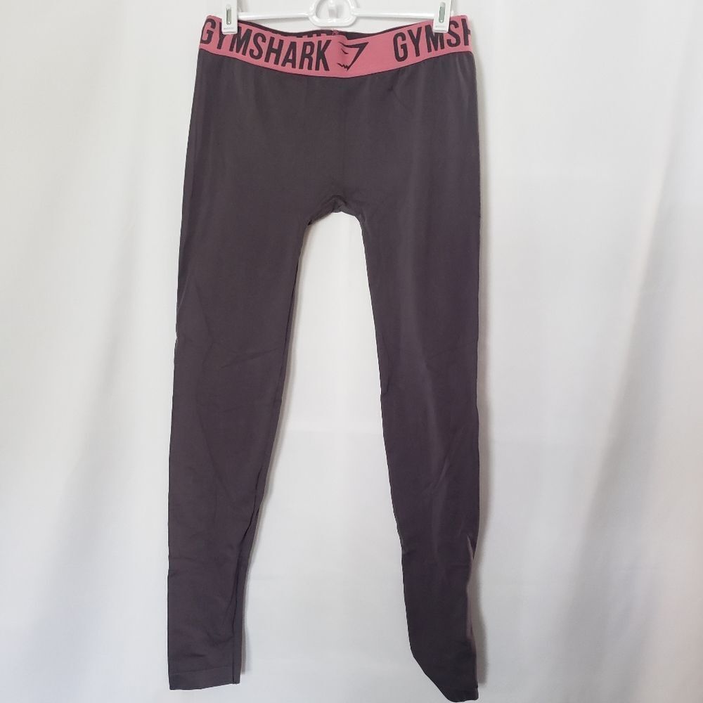 Gymshark Gray with pink waistband leggings‎